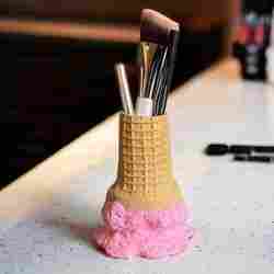 🍦 Ice cream style brush holder