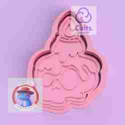 Skull with candle cookie cutter (Skull with candle cookie cutter)