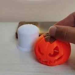 Pumpkin lamp for cell phone