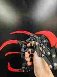 Expandable Claw
