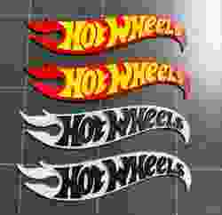 Hot wheels logo & keychain