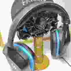 One Piece Headphone Stand - Holly Roger Franky