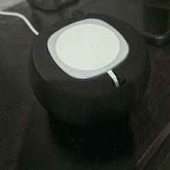 Wireless charging base