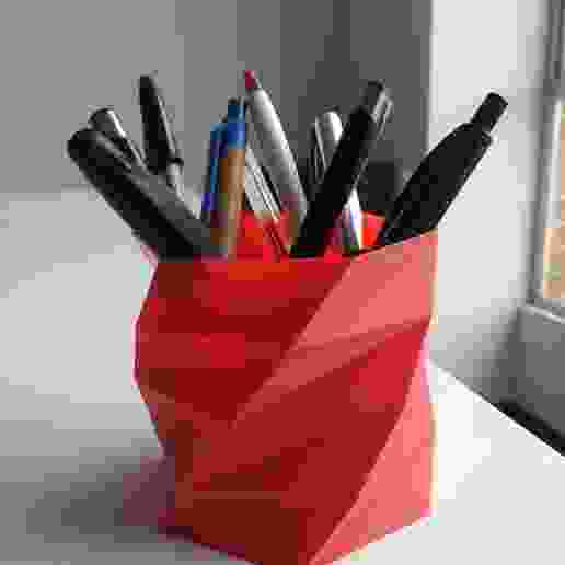 Poly Low Porta lapiceros - Pen Holder