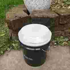 2 Gallon Bucket Fly Trap Lid