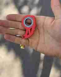 Fang Keychain Spinner
