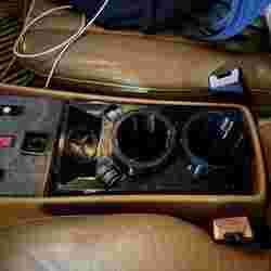 Mercedes Benz W126 CUP HOLDER w/ PHONE and Coin Slot & Emblem Logo