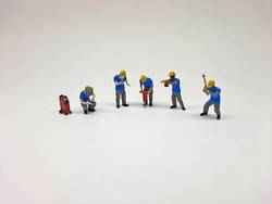 N Scale Workers with Tools
