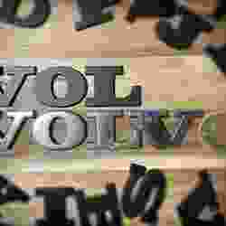 VOLVO Emblem Tailgate Trunk Lid S70, V70, V70XC, S90, V90, S40, V40 30850286