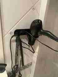 Saç kurutma makinesi ve ütü standı