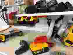 Dewalt Akü Tutucu