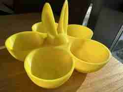 Tavşan kulaklı Paskalya yumurtası tutacağı