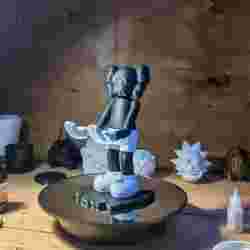 KUMANDA TUTUCU / KAWS JOYSTICK