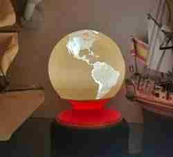 Dönen Dünya lambası