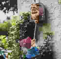 İki Cücenin Kovulması