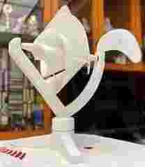 Toothpaste squeezer