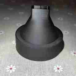 Screw-on funnel for desiccant jars
