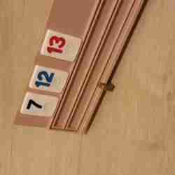 Rummikub Stand