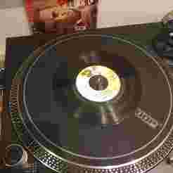 45 rpm adapter for vinyl turntable
