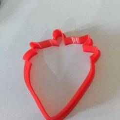 strawberry cookie cutter