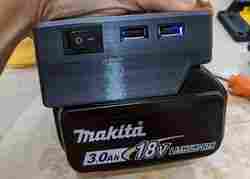 Makita güç bankası ve güç kaynağı adaptörü