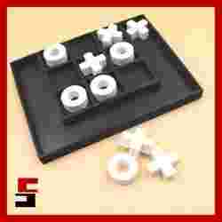 Tic-tac-toe Xs and Os noughts and crosses