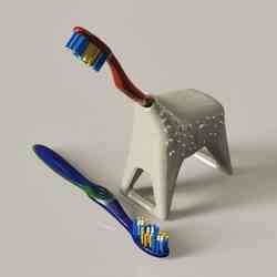 Toothbrush holder (Giraffe)