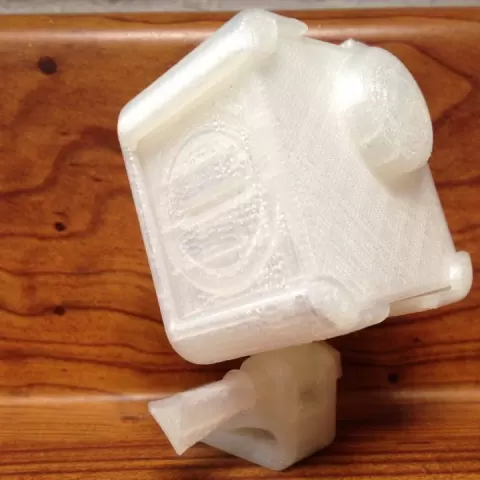 Universal Hat Clip by Nigliazzo