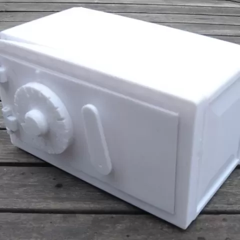 Piggy bank safe