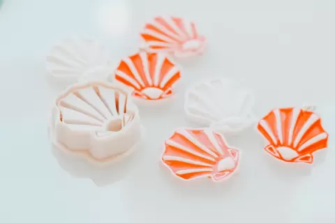 Clam Shell Clay Cutter