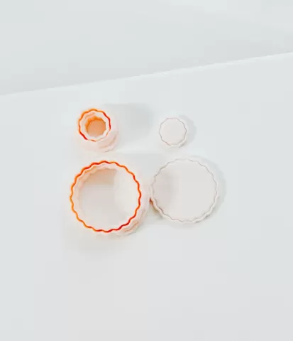 Scalloped Circle Set - Bordered