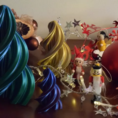 Endless Folding (Christmas ornament) by voidbubble