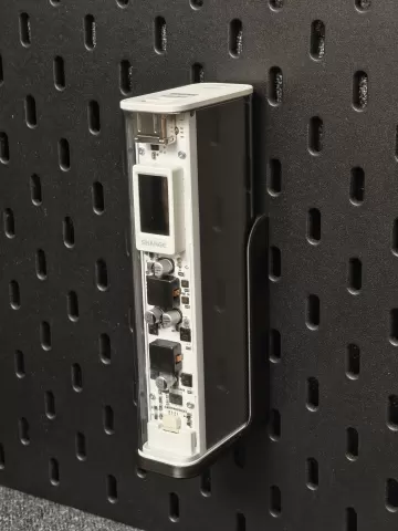 Skadis holder for Sharge 140 power bank