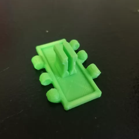 Polypanels Extrusion Clip by Keith Lampe