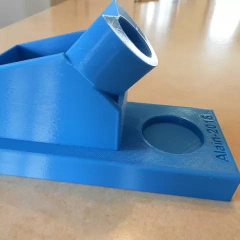 Iron Stand by Alain