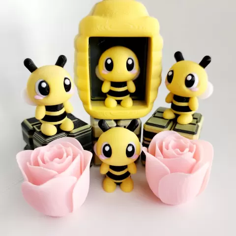 2025 Bumble Bee and Beehive Display