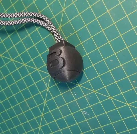 Bomb style paracord zipper pull - Cascao