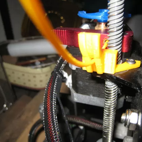 Ender 2 Filament Guide V2 by Niklaus Groot