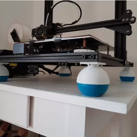Anti-stress ball feet (fits CR-10 and other 4020 profile printers) by João Sobral