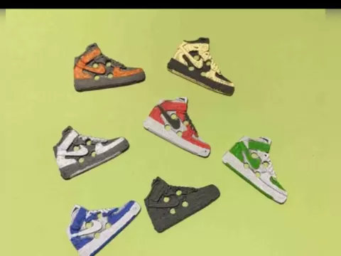 Sneaker Button - neagww