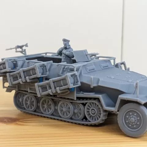 Half-track Sd.Kfz.251/1 II Ausf.C - Stuka Zu Fuss + Crewmen (Germany, WW2) by Wargame3d
