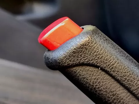 Alfa Romeo 147 handbrake lever button
