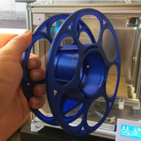 Universal Spool - Twist and Lock by Frank