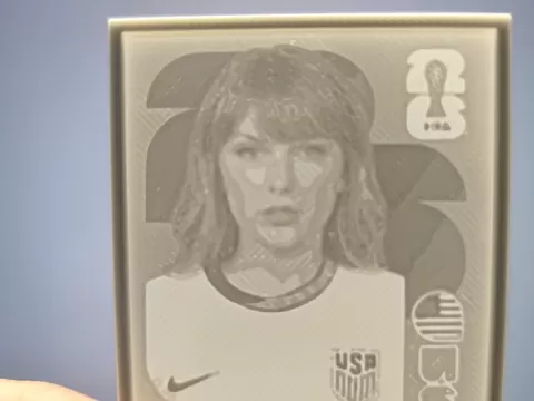 Cromo en 3D de Taylor Swift (Album Panini 2026)