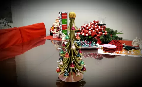 Christmas Tree (Kissmas Tree)(New Files!)