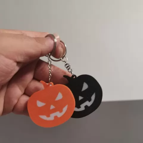Jack-o'-lantern multicolor keychain by BT3D&DeusCat