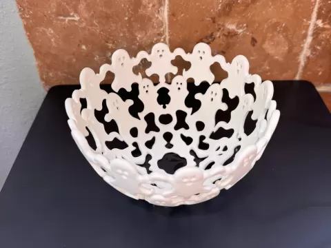 Voronoi style Ghost Bowl (Halloween Candy)