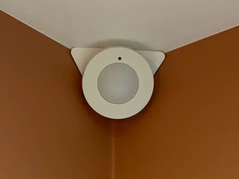 Ikea Myggspray corner mount
