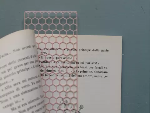 Segnalibro ultraleggero – struttura nido d’ape