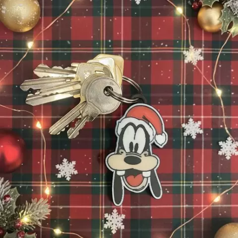 Christmas keychain featuring Pippo